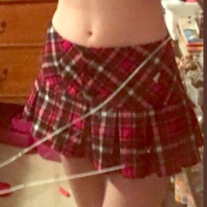 Reposhing plaid skirt